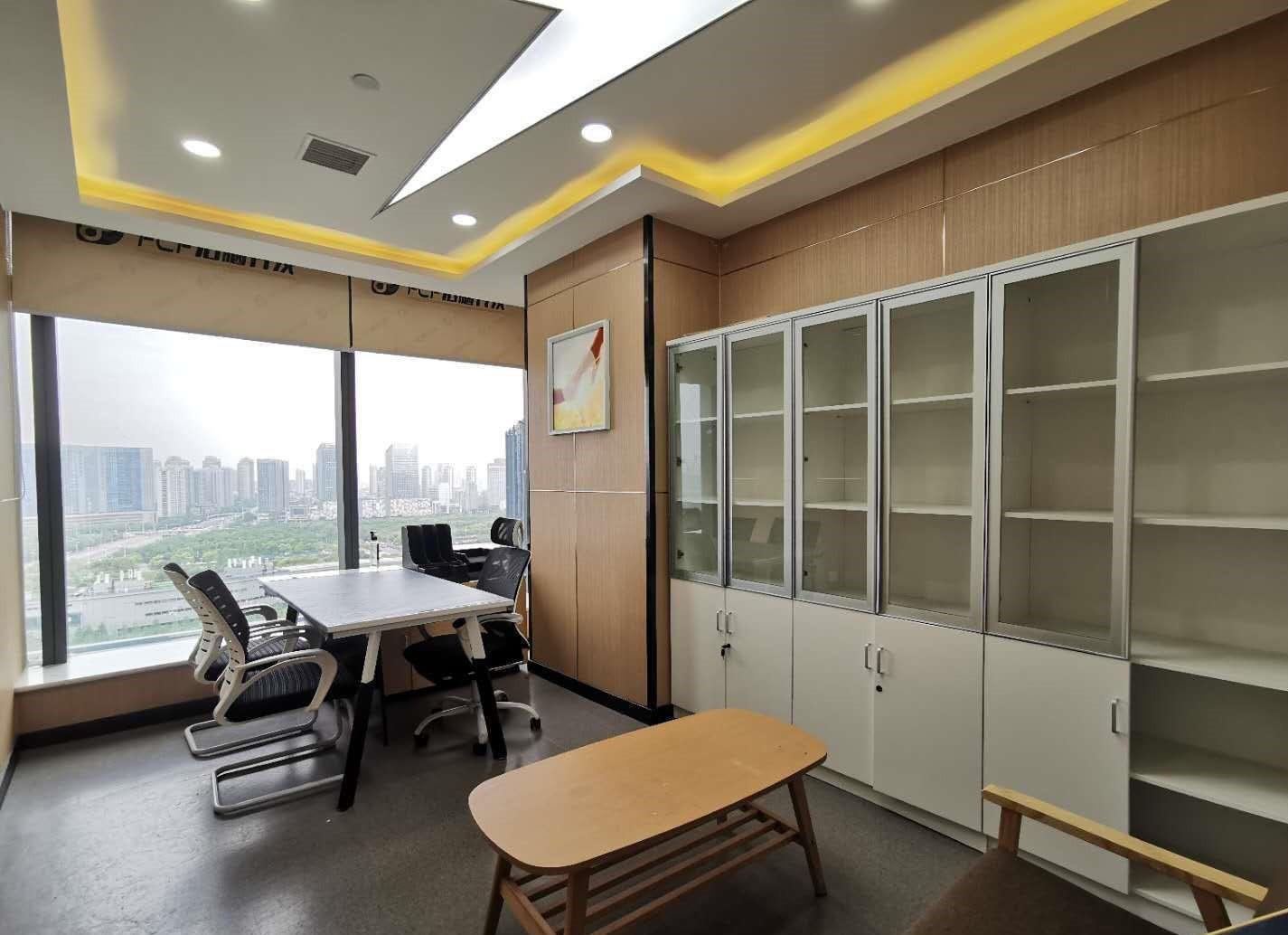 政务区精装湖景办公随时看房