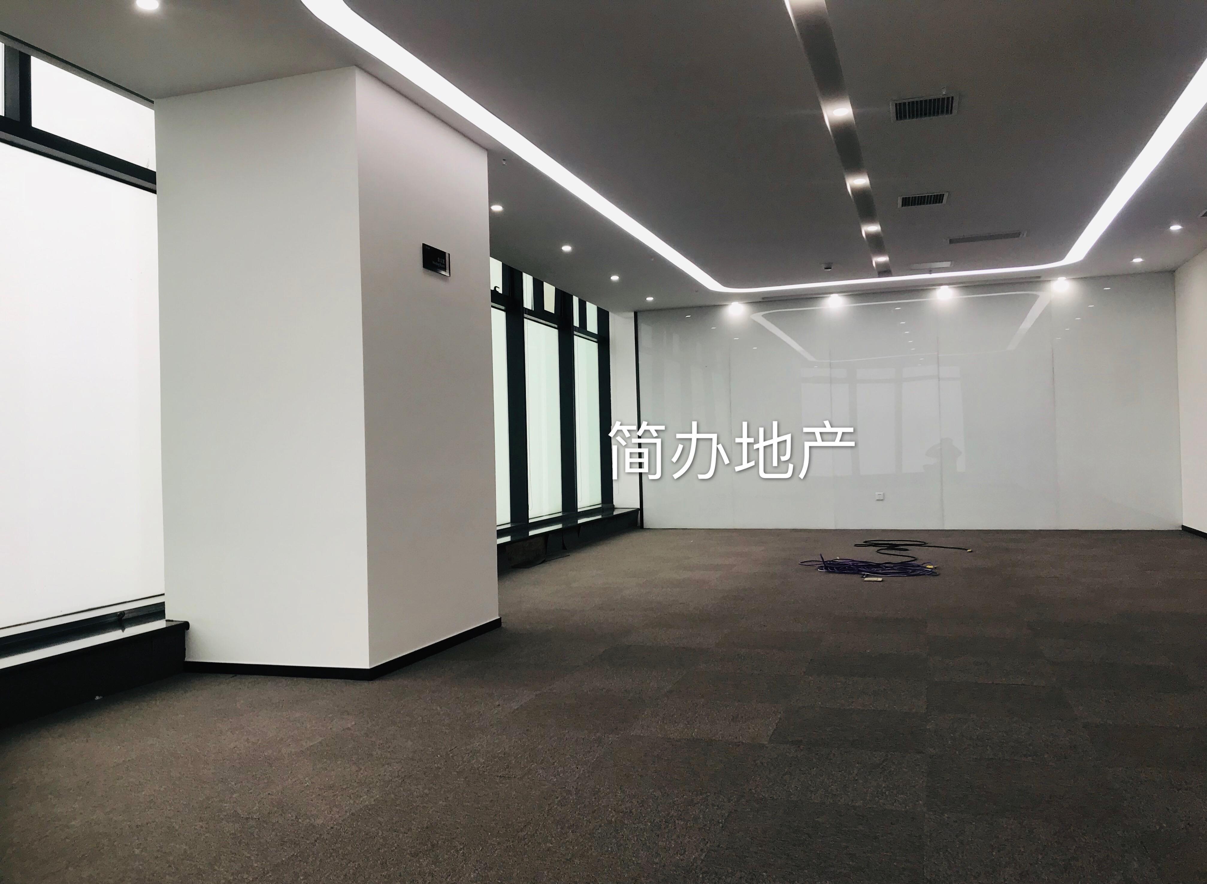 政务区豪装高区朝南