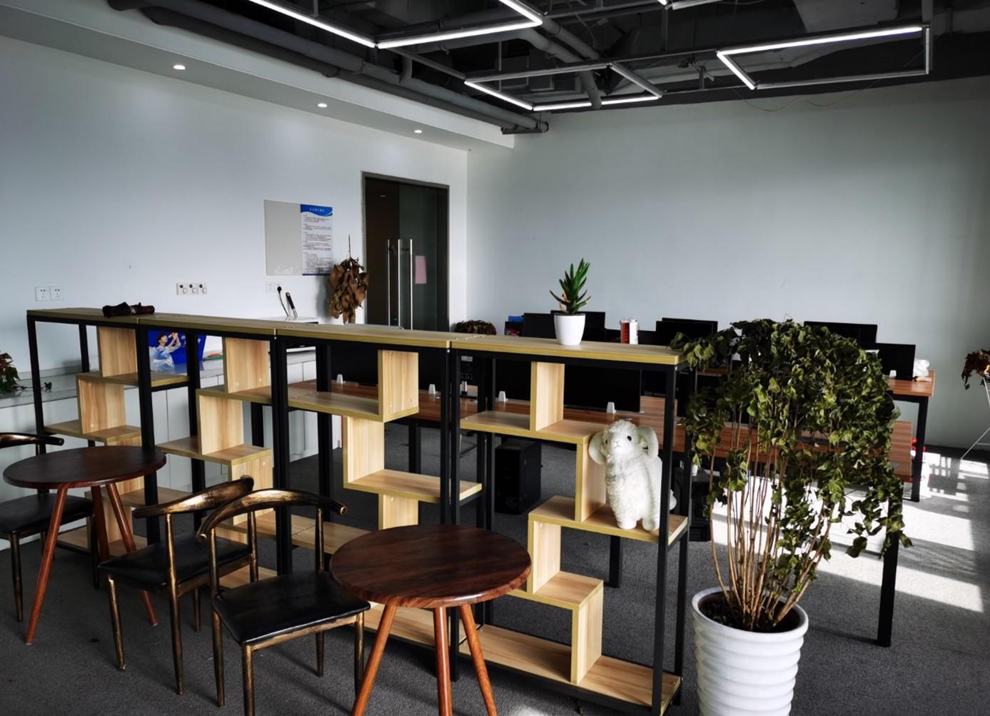 政务区精装带家具价格美丽