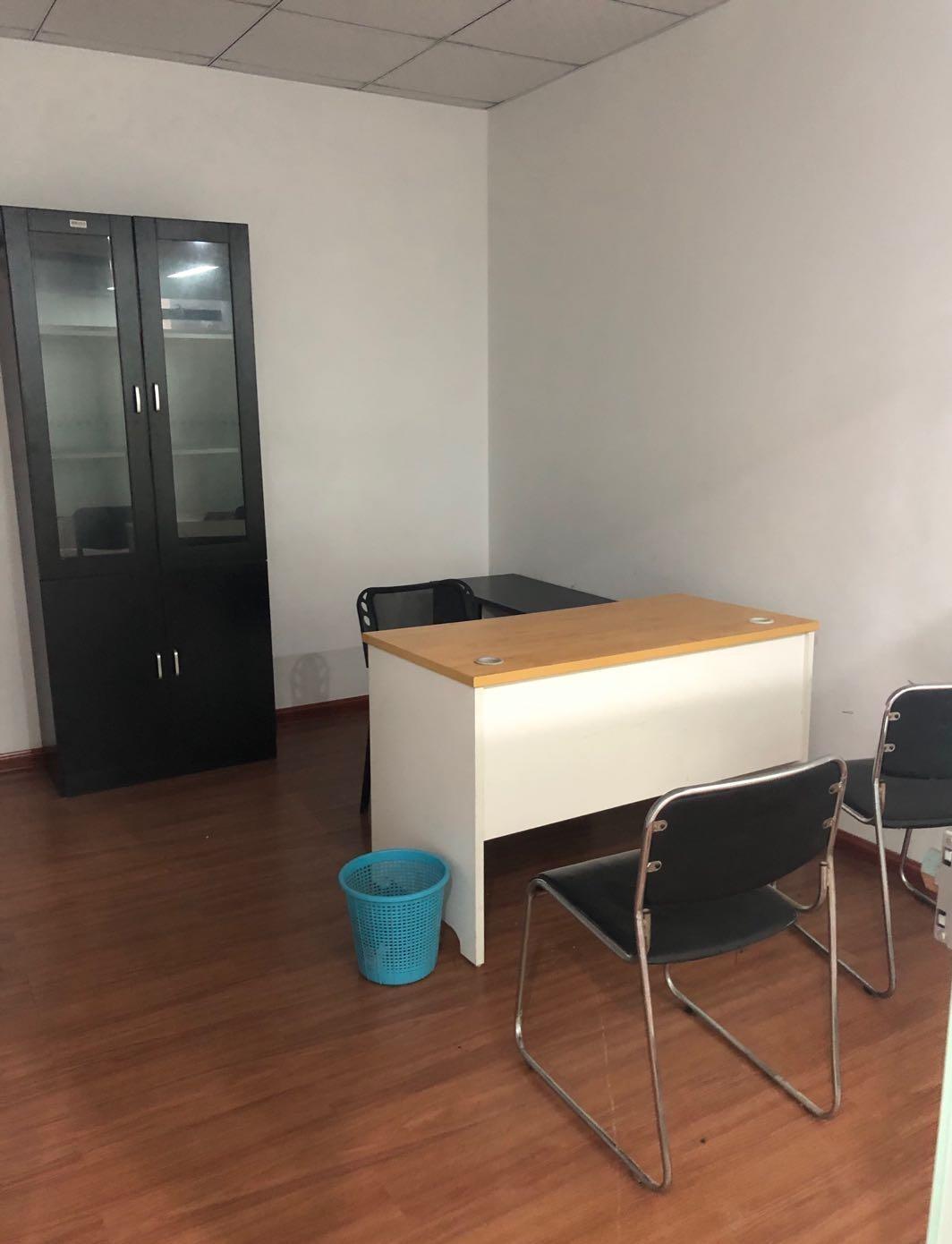 蜀山区精装带家具电梯口旁