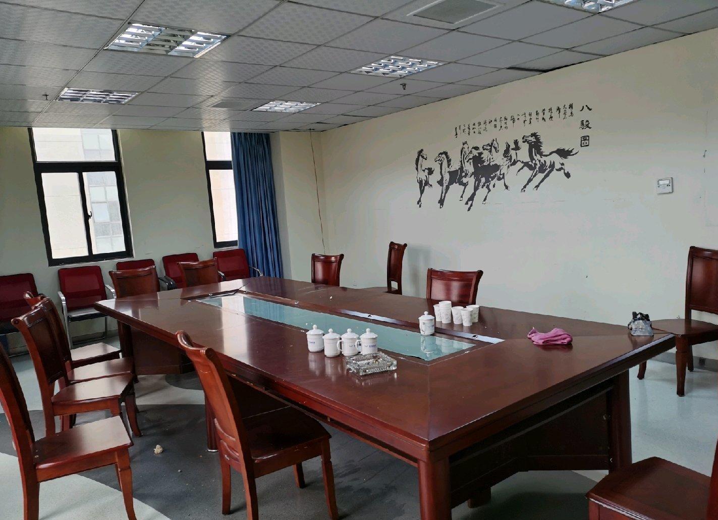 滨湖新区豪装东南角带家具